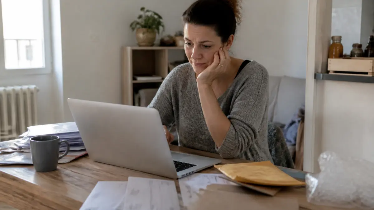 Pourquoi tant de Français tombent encore dans le piège des offres d’emploi d’emballage à domicile