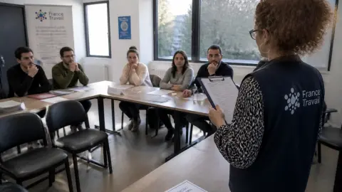 Conséquences concrètes en cas d'absence à une convocation collective France Travail